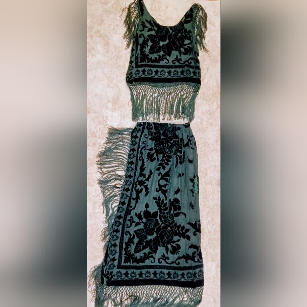 Burnout Velvet Elegant Fringe Trimmed Skirt Set Size S